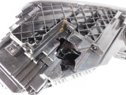 Audi Q5 80A рестайлинг фара правая 80A941036E дефект коробка