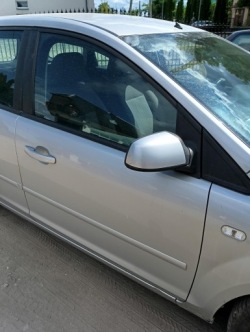 передний бампер FORD Focus MK2 2005 год