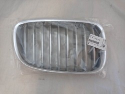 новая решетка ноздря правая радиатора) BMW 5 GT F07 7202110
