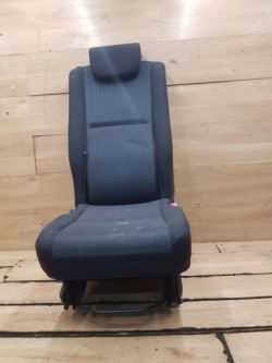 кресло задний середина TOYOTA COROLLA VERSO II