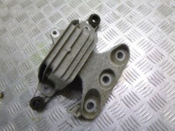 opel INSIGNIA B 2019 1.5T подушка Двигателя