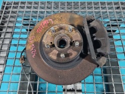 поворотный кулак, цапфа левый перед 2.0 subaru Forester I