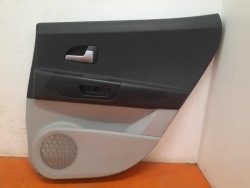 kia CEED I 07-10 1.6 дверные карты правая 83320-1H000