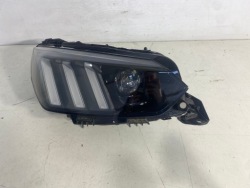 Фара правая передняя full led peugeot 208 II европа