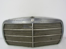MERCEDES 123 W123 решетка радиатора 4D