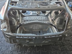 ремень задний багажника lexus IS III 14-25 кузов седан четверть