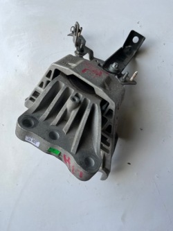 Compass II лапа подушка Двигателя 1.3 .