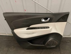 renault CAPTUR дверные карты передний левый 809013169R
