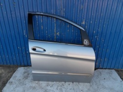 MERCEDES W245 05-08 дверь передняя правая 391