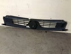 решетка радиатора renault MASTER III () 8200426365 2.5л Дизель 132kW 2006
