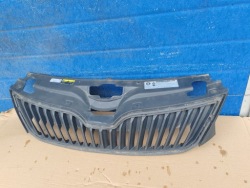 SKODA oe 5JA853668 решетка радиатора