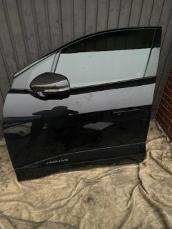 jaguar дверь левая передняя Black