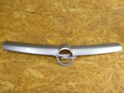 opel oe 13142522 решетка радиатора