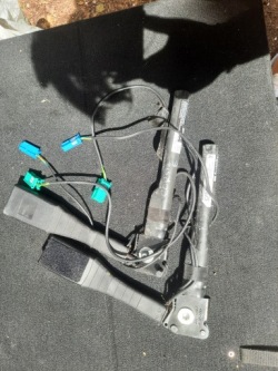 opel CORSA e 5D ремень безопасности правый