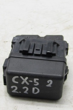 блок коробка предохранителей 2.2 d mazda CX5 II KF