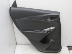 дверные карты левый задний mazda CX3 D10E-68561