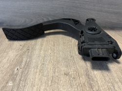 педаль газа Audi OE 4H1723523