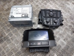 радио + дисплей opel Astra J 20935346 13343709 13346053