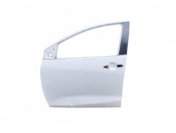 дверь передняя левая TOYOTA YARIS IV 67002-K0020