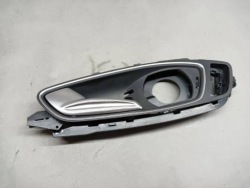 ручка двери перед левая Audi A1 8X0837019D