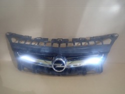 решетка радиатора opel Astra 4 IV J рестайлинг 2013-