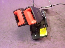 opel ADAM 12- защелка ремня зад 13357735