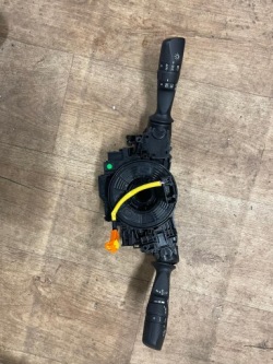 TOYOTA Auris II с шлейф