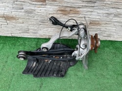 поворотный кулак BMW X3 G01 6871030