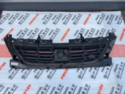 seat LEON 3 5F0853654J решетка радиатора