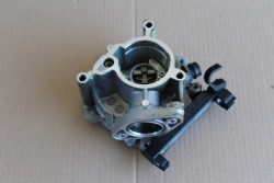 Audi A4 8W B9 насос вакум 06K145100P