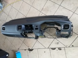 volvo V60 и S60 II 2010 - 2018 год консоль торпеда англия
