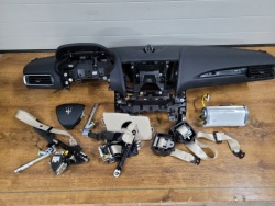 MASERATI LEVANTE комплект подушки безопасности консоль ремни рестайлинг