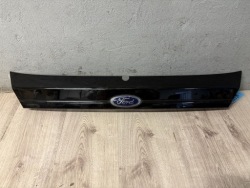 FORD Fiesta MK7 накладка крышки багажника зад 8A61-A43404-B