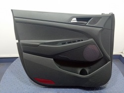 Hyundai TUCSON III 15- дверные карты передняя левая 82330-D7000