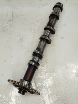 распредвал vw TOUAREG II 7P 3.0 TFSI 06E109101BG