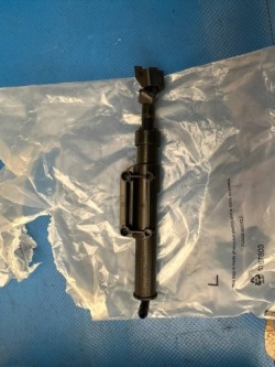 распылитель воды правый volvo V70 XC70 S80 31294175