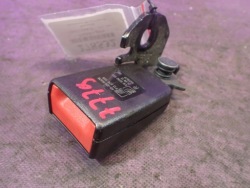 opel CORSA d HB 5D 10-20 РЕСТАЙЛИНГ защелка ремня задний 13276908