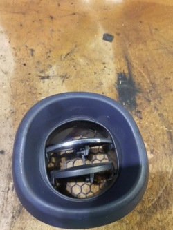 воздухозаборник жалюзи потока воздуха renault TRAFIC III