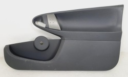 обивка дверные карты правый передний CITROEN C1 3D 67611-0H020