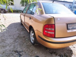 SKODA FABIA петля задних дверь задняя 2001 1.4л