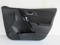 Auris II РЕСТАЙЛИНГ дверные карты правый передний