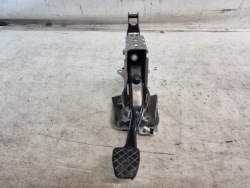 1K1721057L педаль тормоза Audi a3 8P