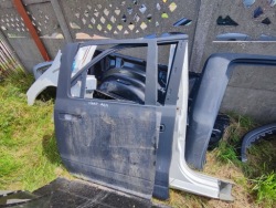 Dodge RAM 1500 4 IV дверь 09-18r