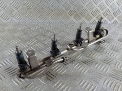 топливная рейка для Audi A4 B6 06B133551K