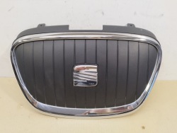 решетка радиатора бампер перед seat Leon II рестайлинг года 2009-2012 1P0853654D