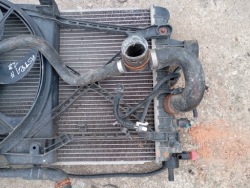 opel Astra H 1.6 16V радиатор охлаждения с 13205941