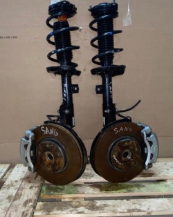 KORANDO IV левый амортизатор пневматический поворотный кулак, цапфа