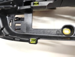 Audi Q7 4M воздухозаборник жалюзи потока воздуха центральная 4M1820902A