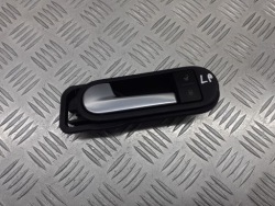ручка левая передняя внутренняя vw Golf V PLUS 1.9 tdi 5M0837197