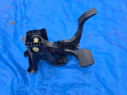 педаль тормоза vw PASSAT B8 5Q1723058AJ 14-22